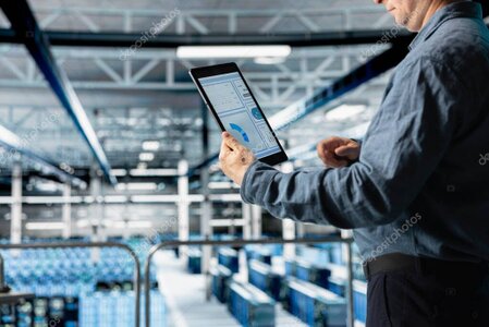 Monitoring-Dashboard mit Systemstatus